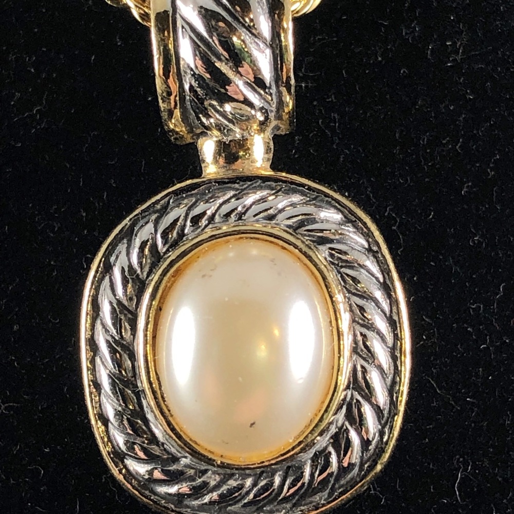 David Yurman Style Pearl Cab Pendant & Chain - Picture 3 of 4